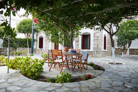 Conellian Beach front Villa in Ormos Lo
