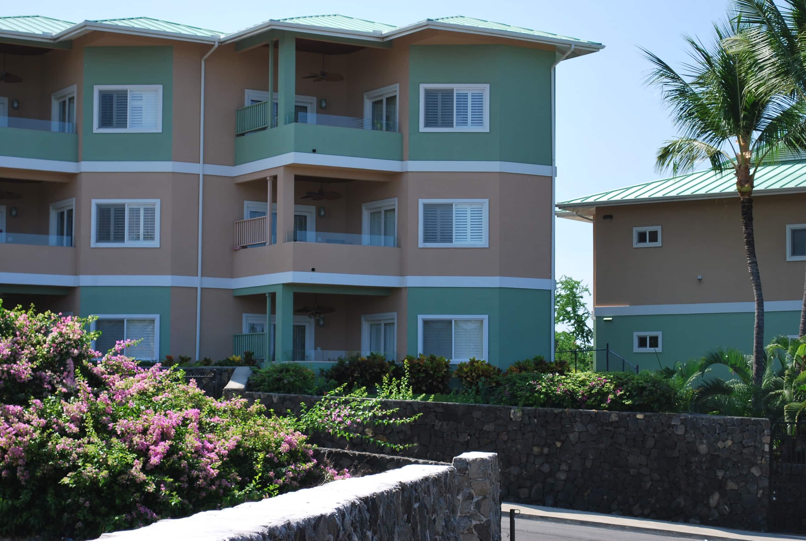 Condo in Kailua-Kona · ★4.92 · 2 bedrooms · 5 beds · 2 baths - Image 4