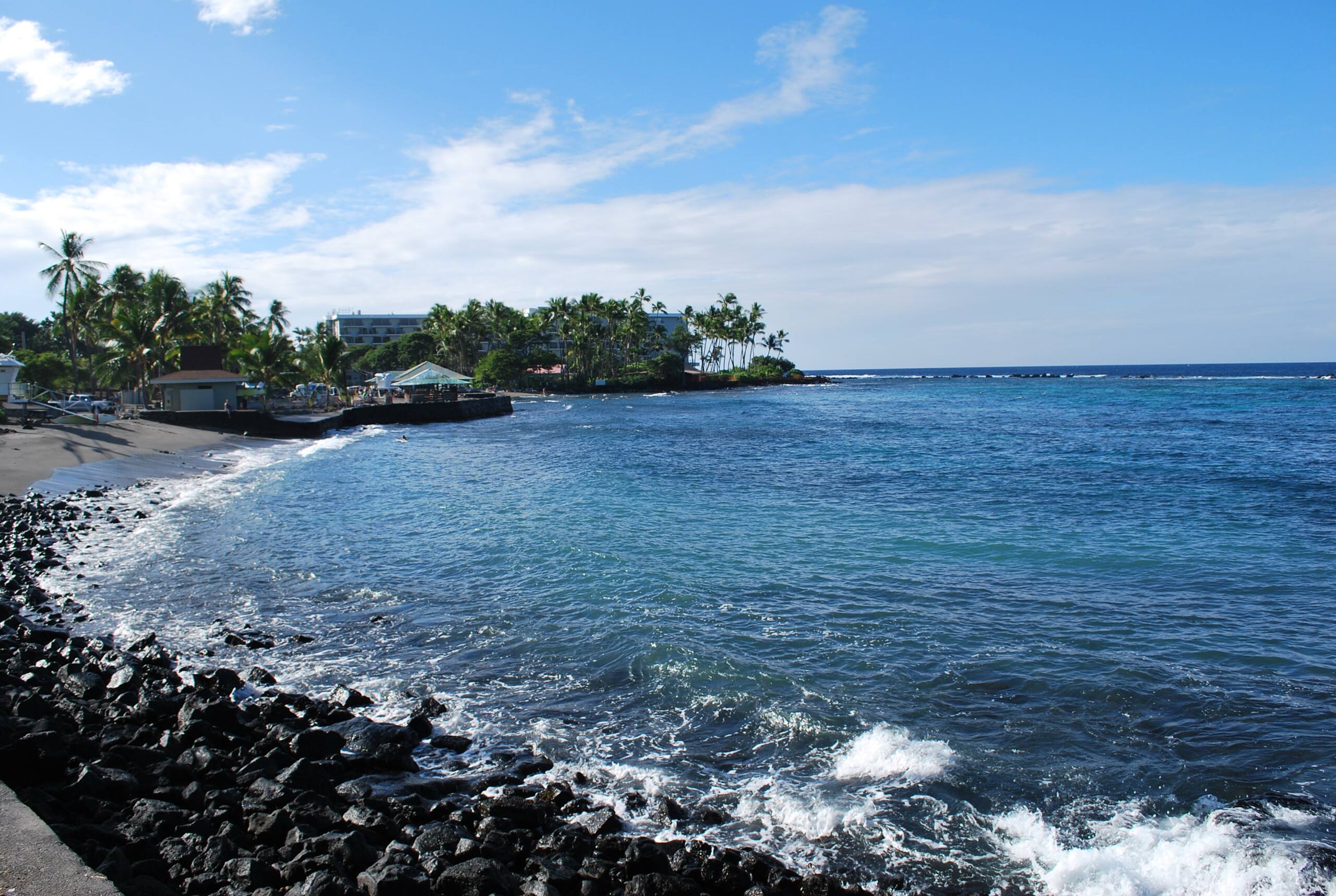 Condo in Kailua-Kona · ★4.92 · 2 bedrooms · 5 beds · 2 baths - Image 11