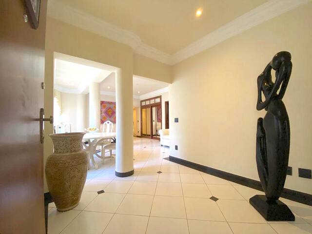 Next to beach and metro! Great Ipanema beach house gallery image 5