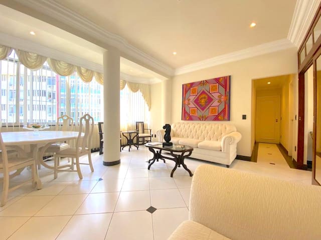 Next to beach and metro! Great Ipanema beach house