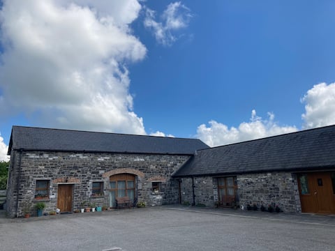 Duffys Ballybin - Henhouse - 4-Star Home on a Farm