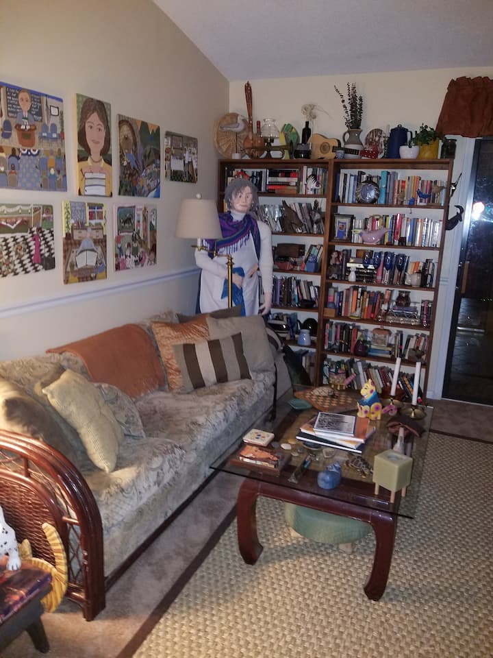 Large Sunny Bedroom and Bath in Thunderbolt