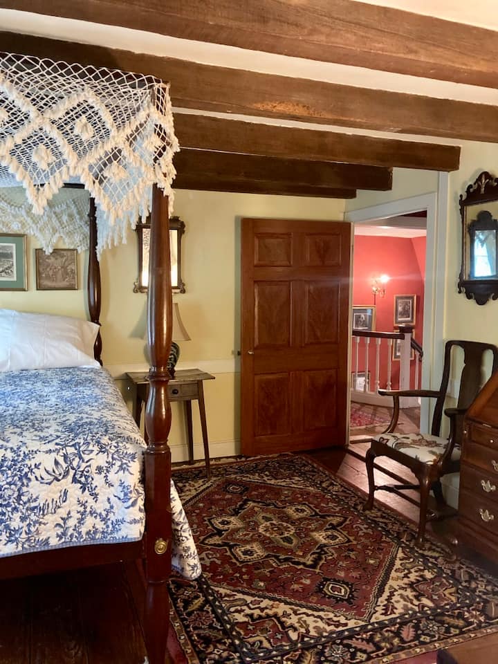 Yellow Bedroom With Queen-Sized Bed, Circa 1805