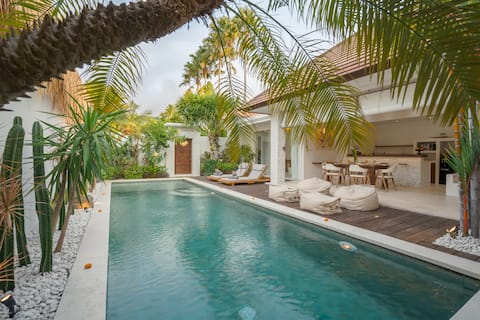 Private Tropical Haven in Seminyak Quiet Area