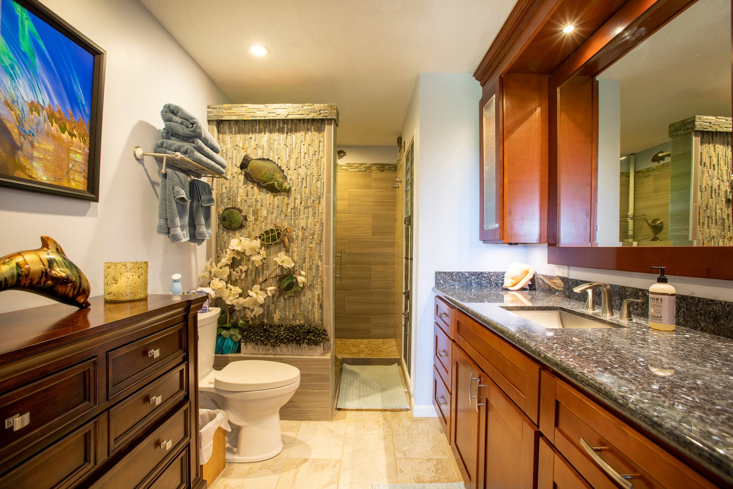 Townhouse in Wailea · ★4.97 · 2 bedrooms · 4 beds · 3 baths - Image 23