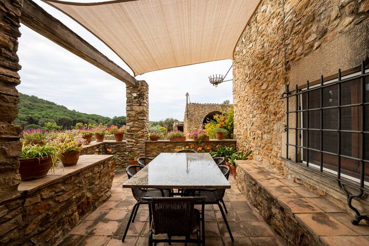 Mas Cases (Masía siglo XVII en la Costa Brava) gallery image 4