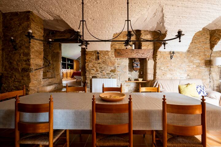 Mas Cases (Masía siglo XVII en la Costa Brava) gallery image 5