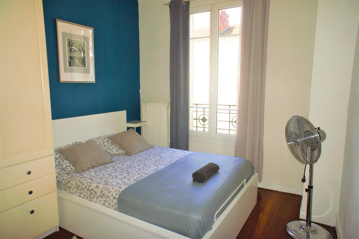 غرفة نوم رئيسية منفصلة 