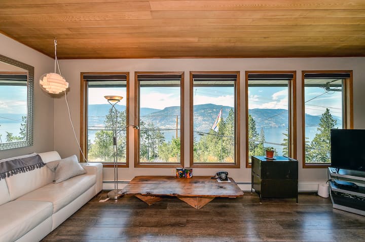 Clifton House. Stunning Views, Hottub, Steam Room. - Kelowna