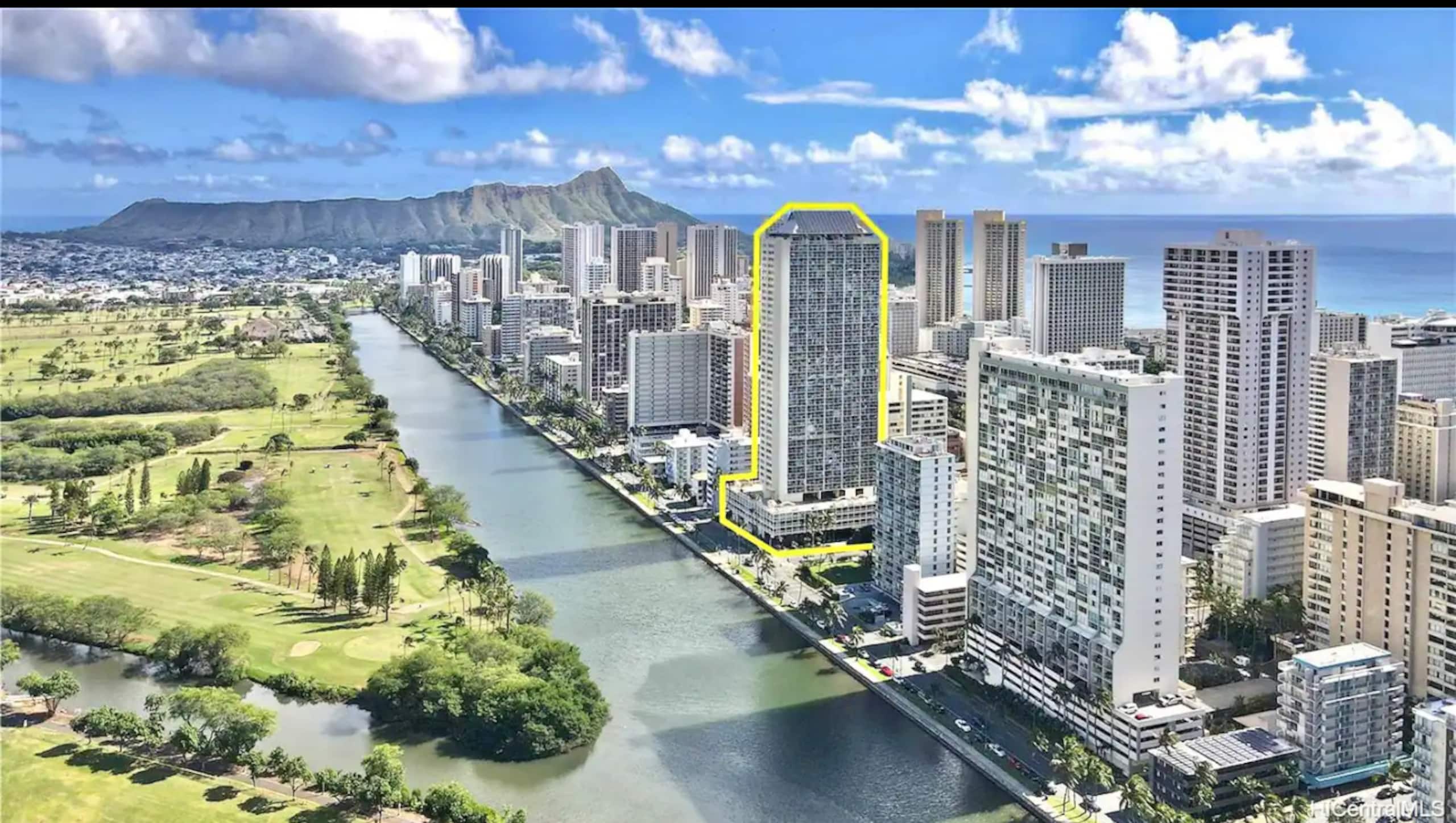 17FL - Waikiki Walkable - Upgraded King Studio - Image 32