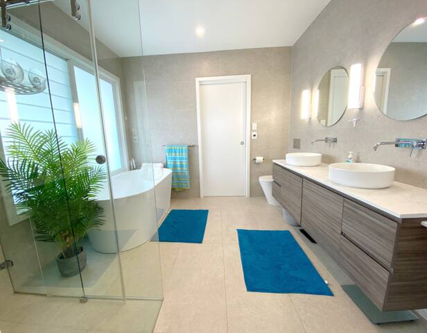 Coastal Escape: Explore, Relax & Create Memories gallery image 5