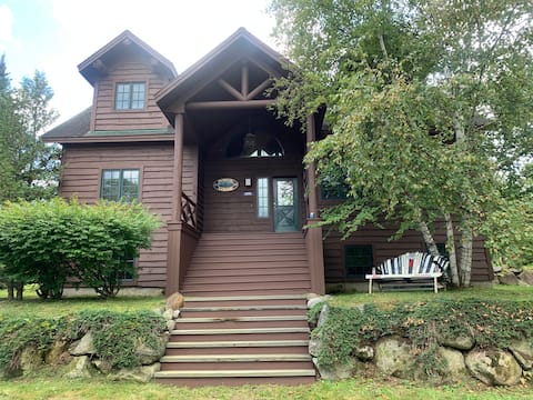 Ski In/ Ski Out Log Home Sugarloaf Maine