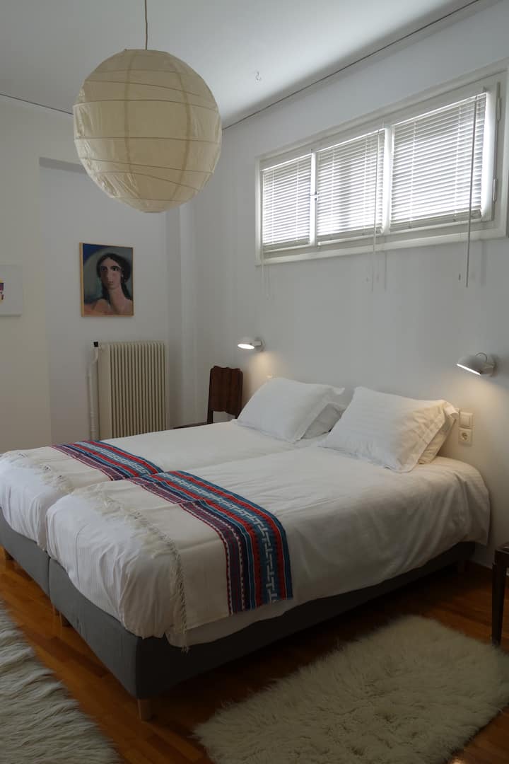 SPAVAĆA SOBA 3- KREVETI MOGU BITI IZRAĐENI KAO JEDAN BRAČNI KREVET ILI DVA BLIZANCA, SAMO NAS OBAVIJESTITE!