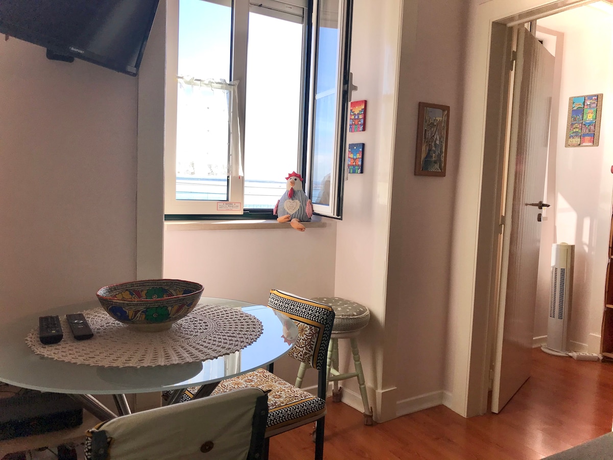 Top Airbnb: Alfama - Estevão River View em Lisboa