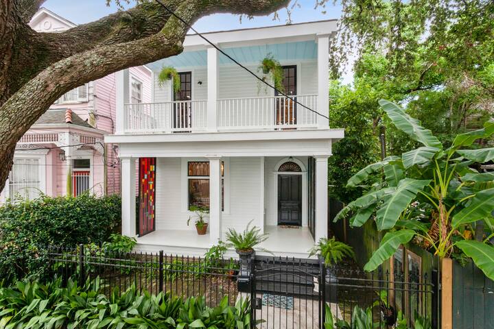 LGD Victorian – walk to parades and Second Lines