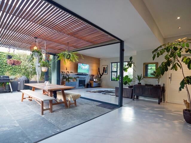 Light and modern open plan family home