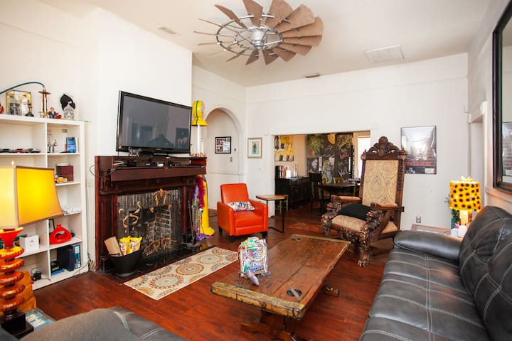 Bungalow Historique Avec Piscine Privée à Ybor - Tampa, FL