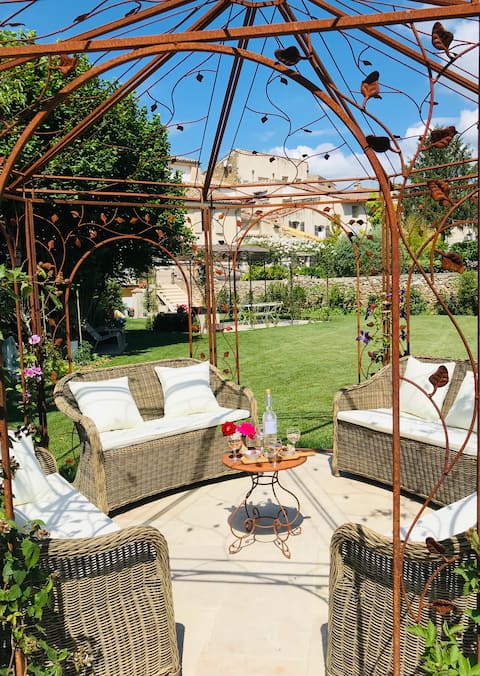 Charming hideaway in Lourmarin