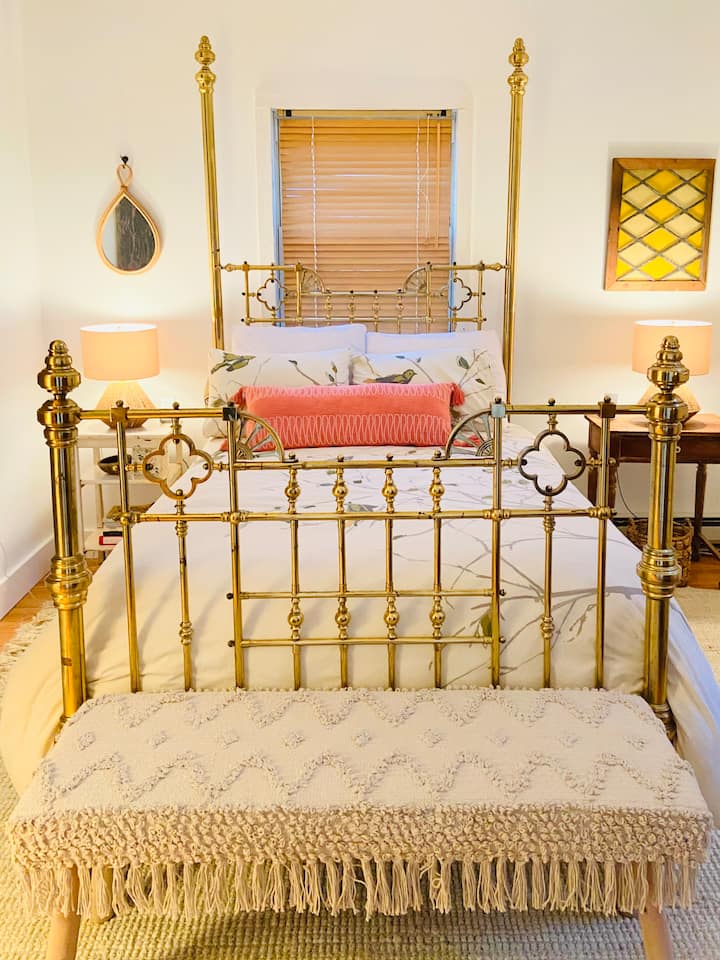 საძინებელი 1