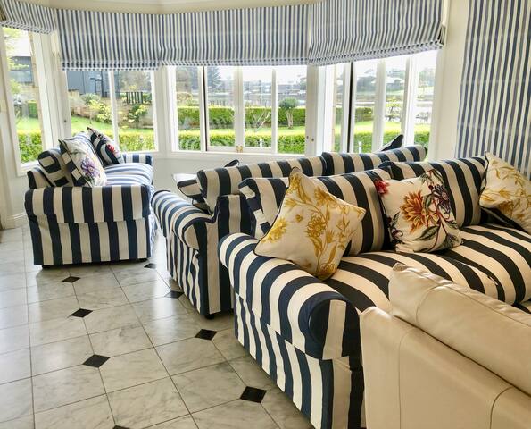 DOUGLAS RIVERSIDE GARDEN HOUSE, gallery image 4