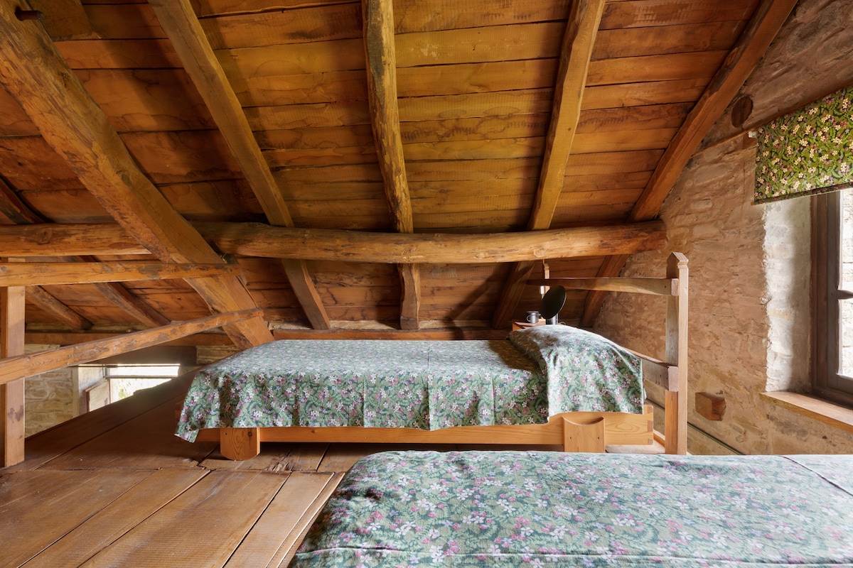 ანტრესოლი 2 ერთადგილიანი საწოლით