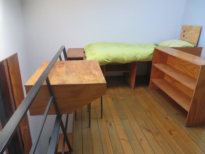 camera da letto soppalcata con 2 letti singoli