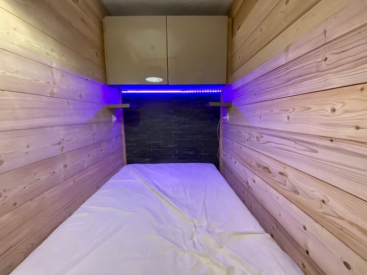 Spálňa so 120 lôžkami. 