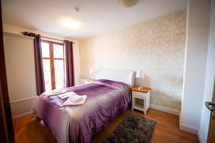 Schlafzimmer 1