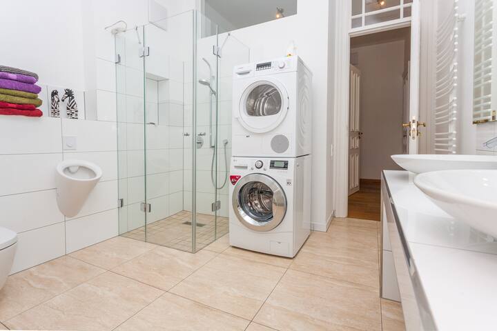 aptD Downtown Monument near Checkpoint Charlie gallery image 3