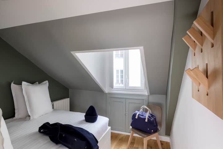 Primera habitación en el primer piso del apartamento