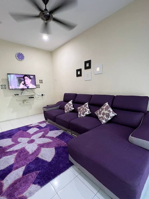 RAINA HOMESTAY (ARAU-KANGAR)