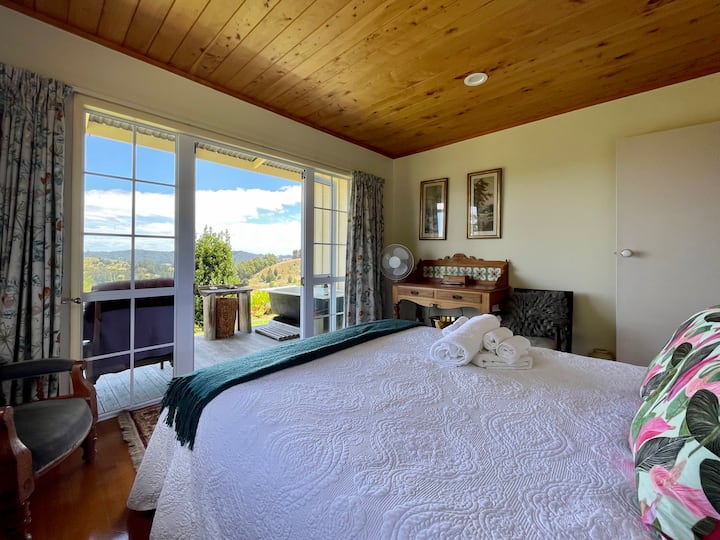 Kiwi farm stay with a view Houses for Rent in Kawakawa, Northland