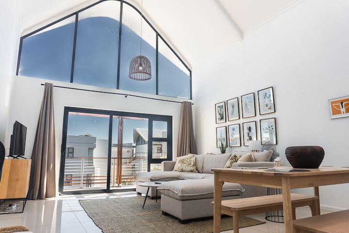 Tropical 2bed self-catering family beach apartment