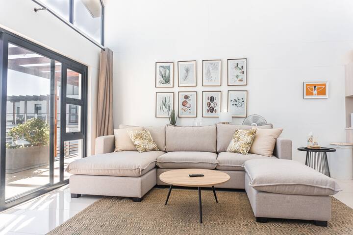 Tropical 2bed self-catering family beach apartment gallery image 2