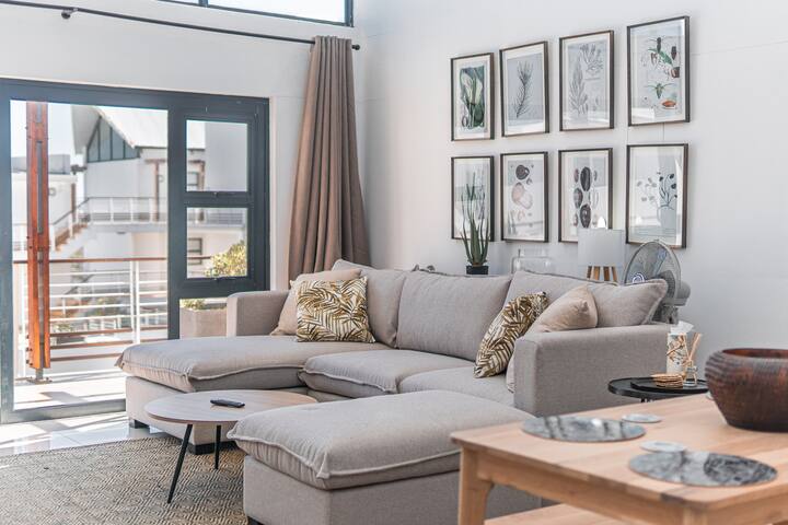 Tropical 2bed self-catering family beach apartment gallery image 3