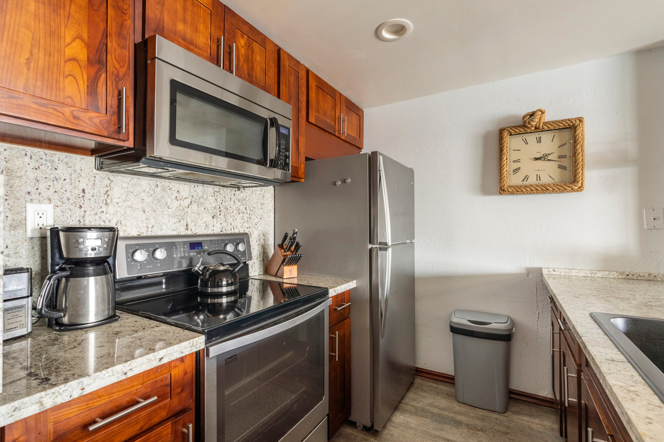 Condo in Kailua-Kona · ★4.96 · 1 bedroom · 1 bed · 1 bath - Image 11