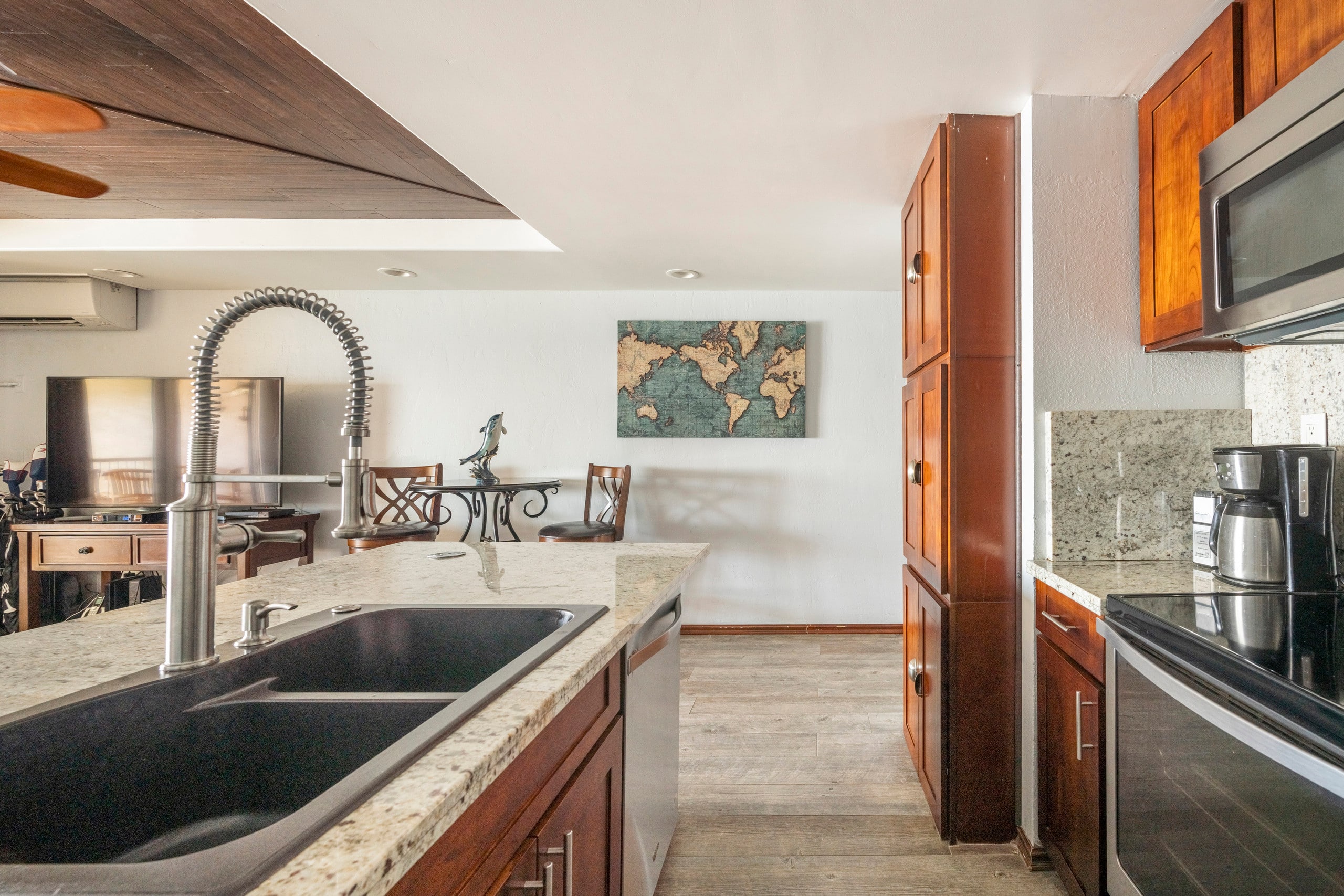 Condo in Kailua-Kona · ★4.96 · 1 bedroom · 1 bed · 1 bath - Image 7