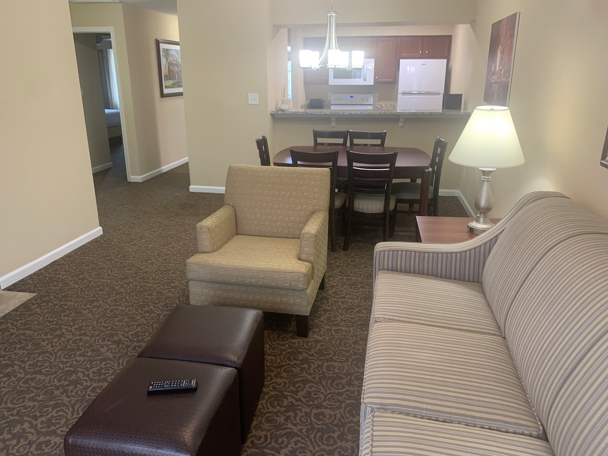 Hermosa vista a tu cocina, comedor y sala! ¡Te sentirás como en casa!