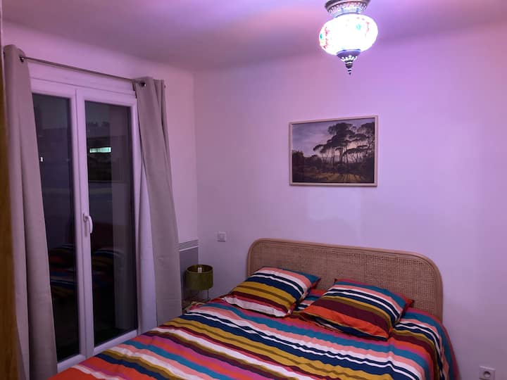 La habitación del lado de la terraza cama en 160