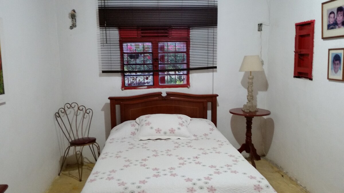 BRAČNI KREVET (ŠIRINE 150-179 CM)