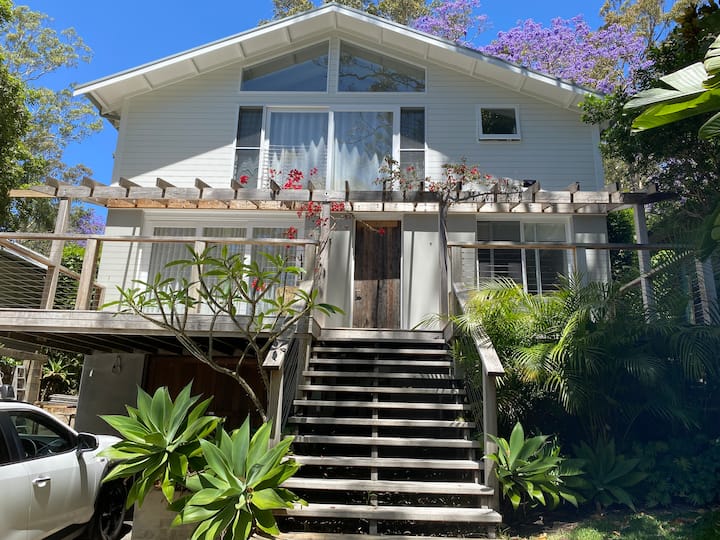 Spacious, newly renovated Avalon Beach home Houses for Rent in Avalon