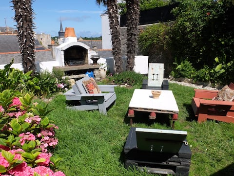 Top performing Airbnb: Le Palais BELLE ILE, atypical bohemian chic house in Le Palais