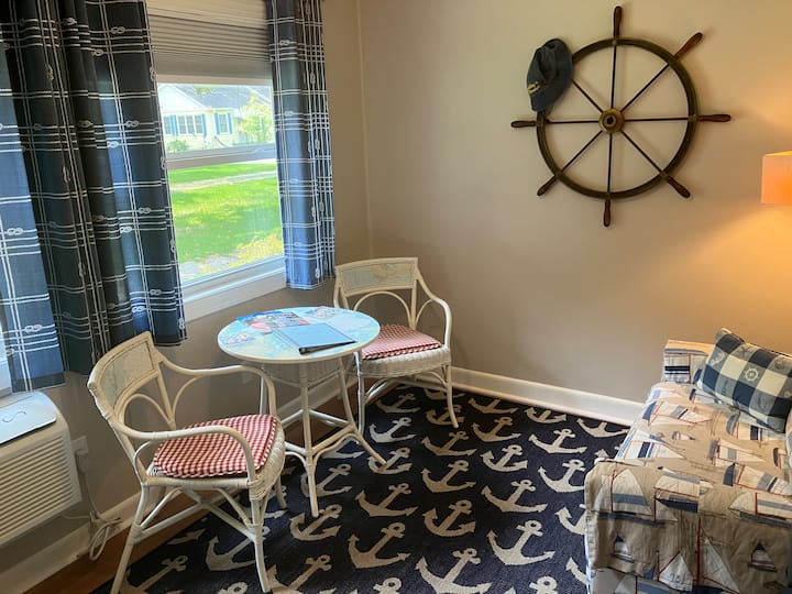 Private Suite - Covered Parking - New Bern, NC