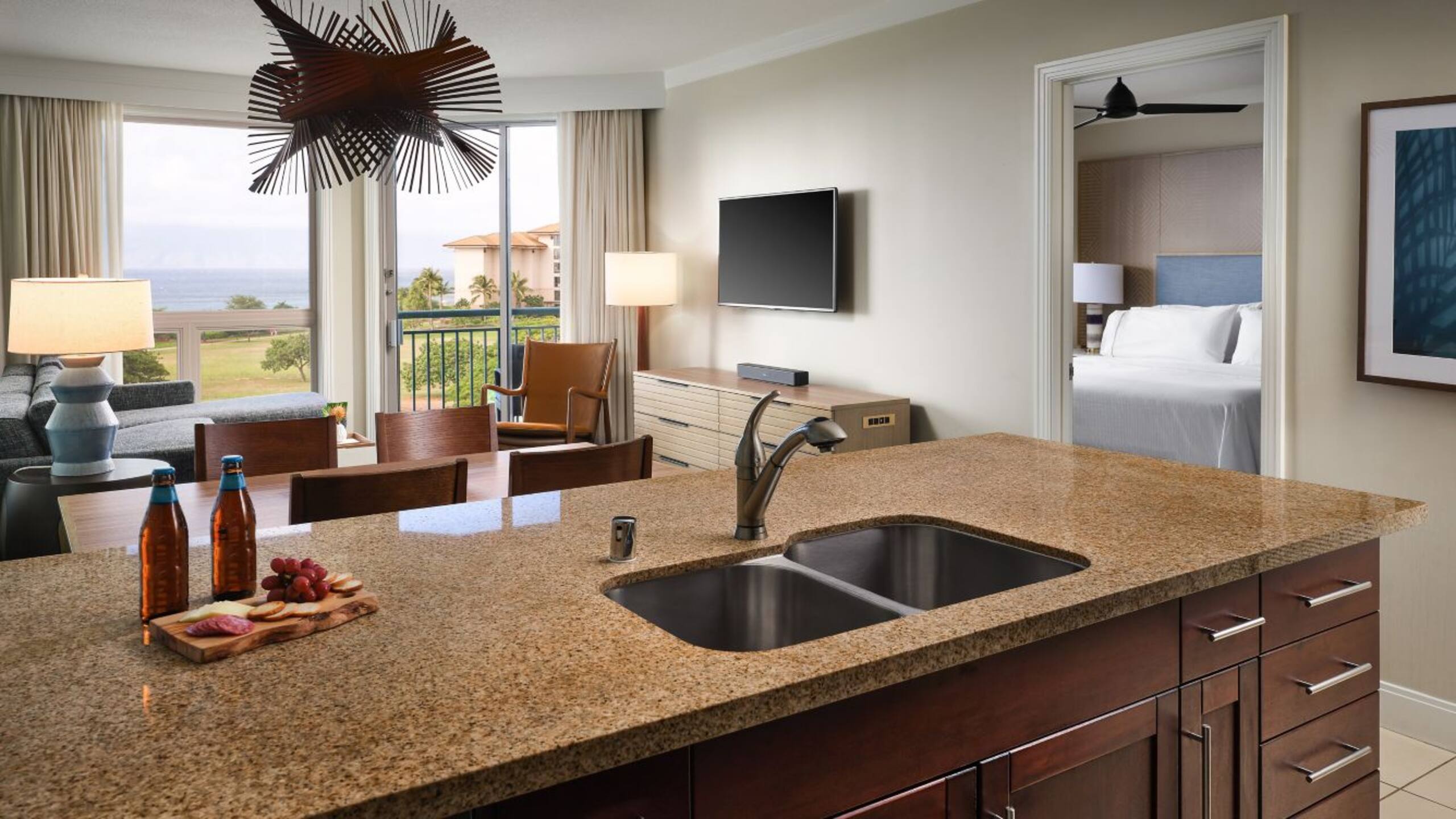Condo in Lahaina · ★5.0 · 1 bedroom · 2 beds · 1 bath - Image 5
