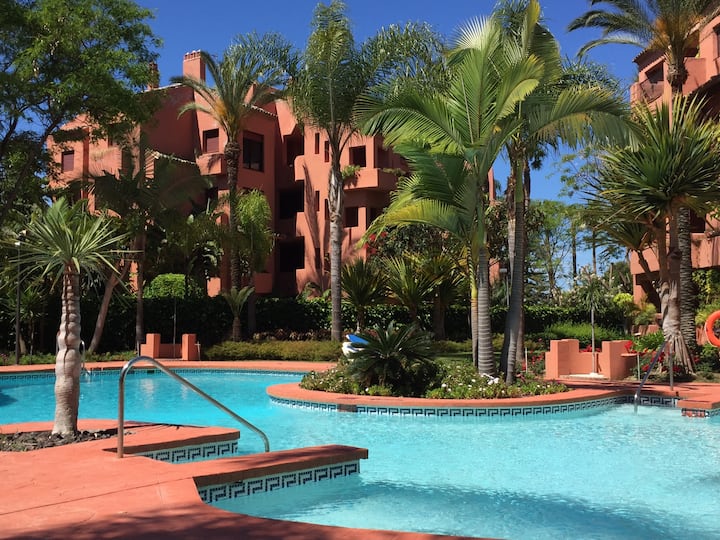 Marbella Beach Apartment For Families And Golfers - Marbella