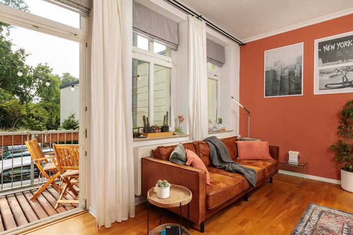 3 bedroom apartment with balcony & bicycles on the vineyard