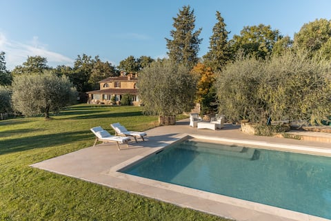Top Airbnb: Unique Villa in Tuscany in Lucignano