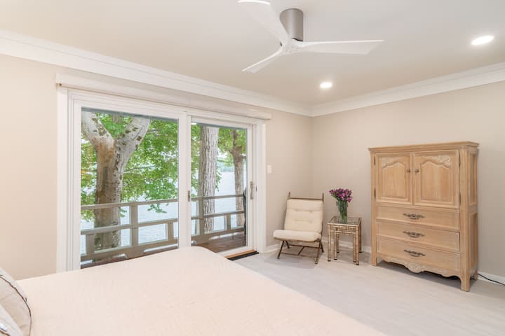 Спална соба бр. 3 со брачен кревет (широк 150-179 см)