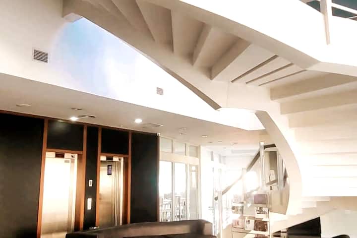 Flat Com Garagem E Piscina. - São José dos Pinhais